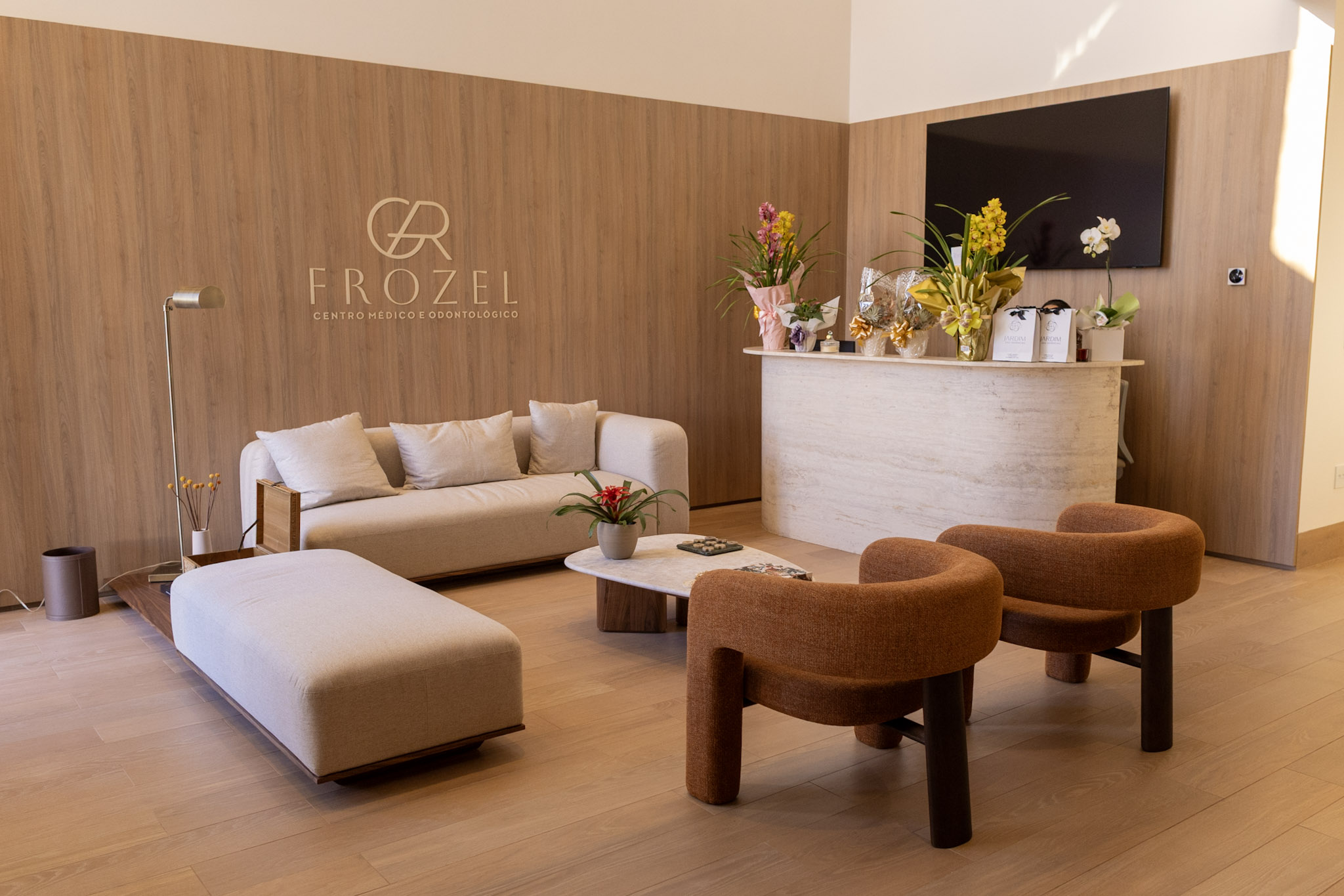 Recepção FROZEL Centro Médico e Odontológico
